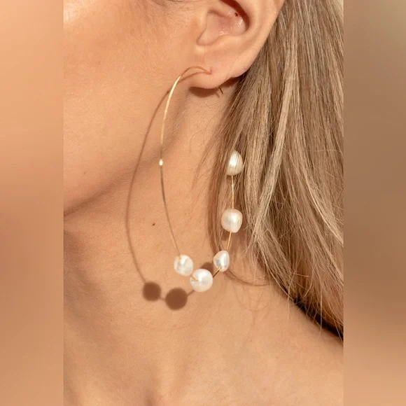 🌺🎉HP🎉🌺 NWT Cult Gaia Nubia XL Baroque Pearl Earrings - Picture 13 of 16